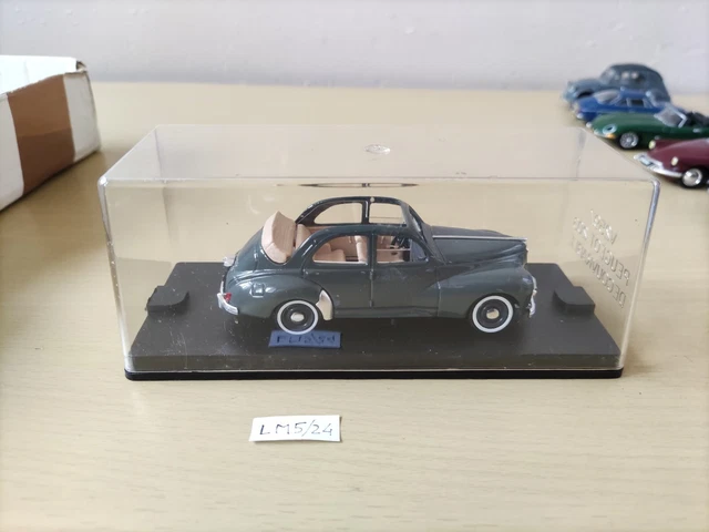 VÉHICULE MINIATURE MILITAIRE - Peugeot 203 - Solido - Drapeaux français EUR 15,00 - FR