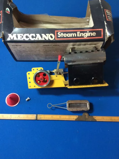 1980er Jahre Meccano mit umgekehrter stationärer Dampfmaschine mit Box