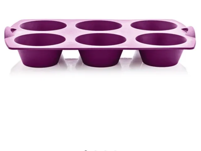 New TUPPERWARE Tupcakes Cupcake Cup Cake Silicone Baking Form Purple