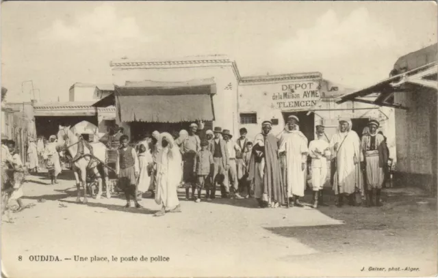 CPA AK MOROCCO OUDJDA One Place, the Police Station (31193)