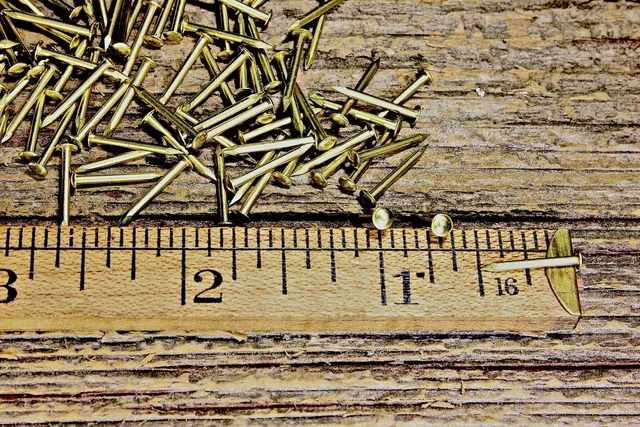 1/2” SOLID BRASS BRADS 100 NAILS Round Head 18 gauge Escutcheon pins USA made!