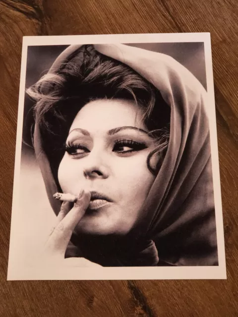 SOPHIA LOREN Hollywood Art Print Photo 8" x 10" Poster Smoking Italian Actress