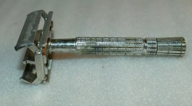 Vintage  Gilette Safety Razor Metal Handle w/blade 3.25" long Twist open