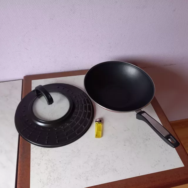 poele wok diam 30cm induction en TBE.