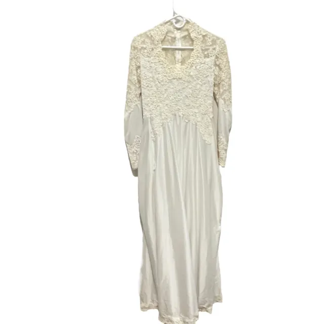 Alfred Angelo Edythe Vincent Wedding Dress  70s Women Size XS  Cream Veil Slip