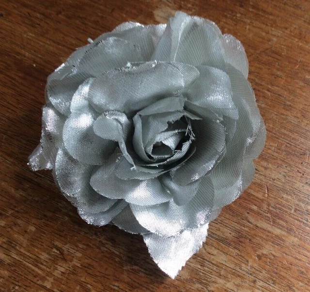 Broche ancienne en argent, ornée de diamants et de rubis taille rose - En vente sur France