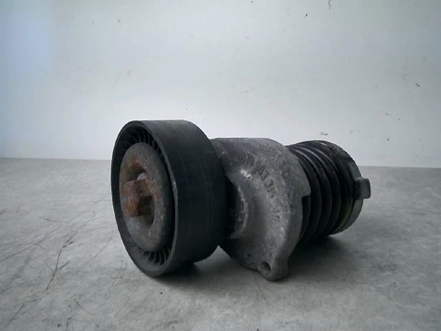 Galet tendeur SEAT IBIZA 3 PHASE 2 1.9 TDI - 8V TURBO /R:70488915 2
