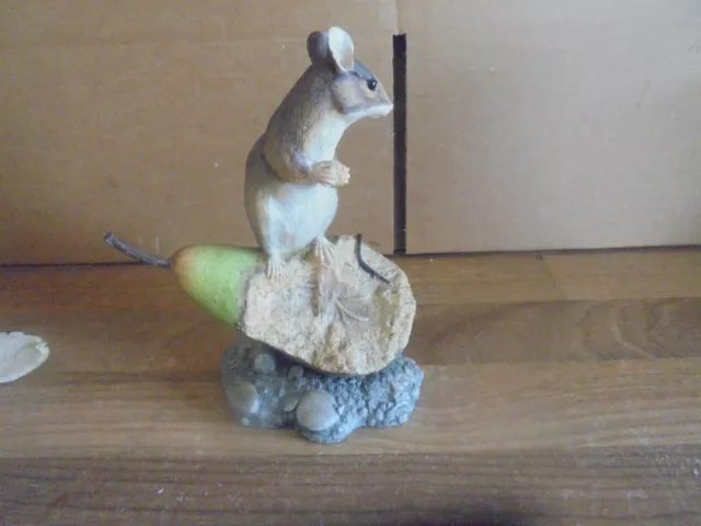 Vintage Border Fine Arts Scotland Figure - Mouse On A Pear -  Ray Ayres