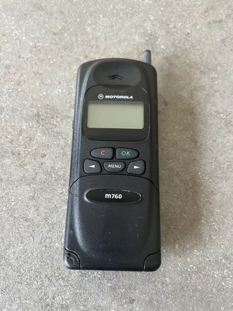 1997 Motorola M760 (MP1-1B11) telefono cellulare flip