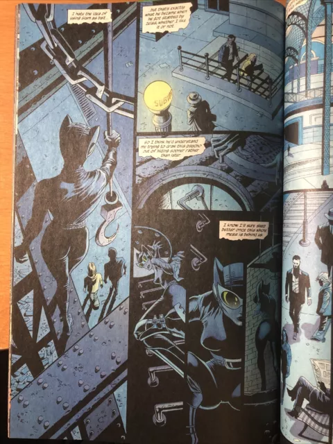 DC Comics Catwoman Vol.3 #28 NM-M Penguin Appearance 3