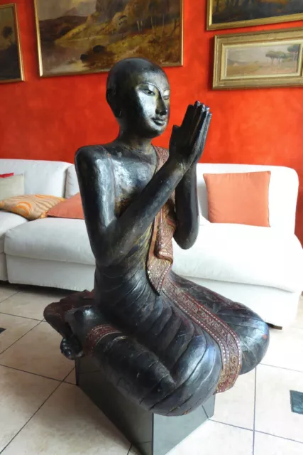 Statua di Bonzo in legno laccato sec. XIX altezza cm 85 con perizia Statua di Bonzo in legno laccato sec. XIX altezza cm 85 con perizia