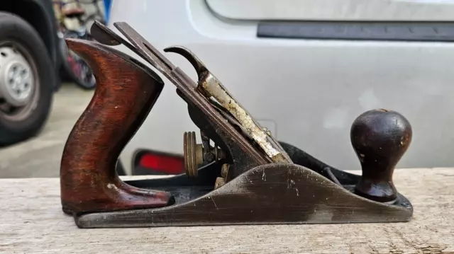 Old Stanley Bailey No. 4 wood plane, vintage, good condition, great piece! #B