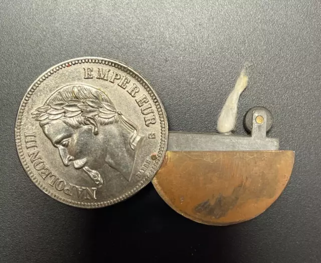 Beau briquet type écu de 5 Francs 1870 Napoléon III