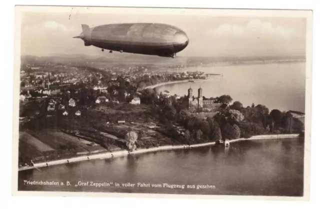 AK Friedrichshafen mit Zeppelin vom Flugzeug aus gesehen