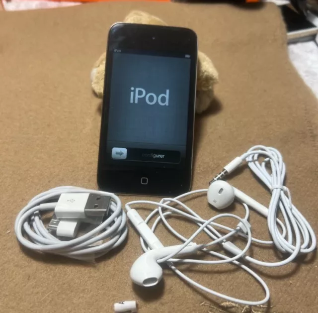 Apple iPod Touch 4th Generation 8GB + Extras