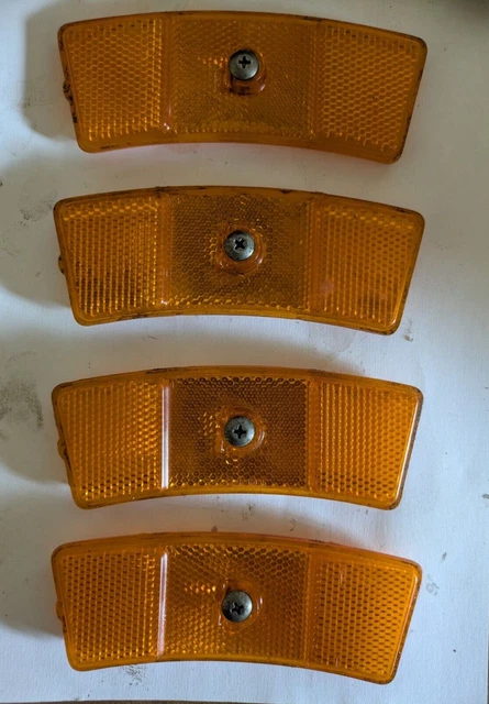 REFLECTEUR / CATADIOPTRE - 100 MM X 26 MM - OVALE - ROUGE - Biker's Store