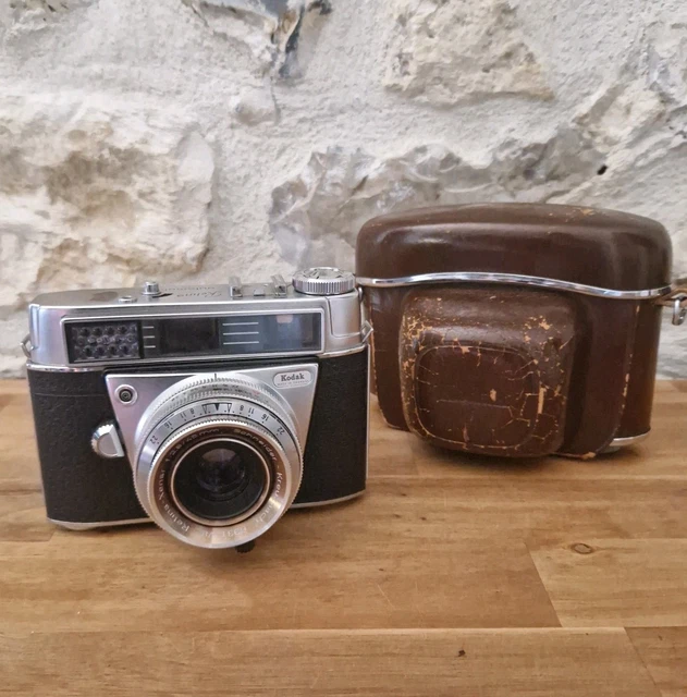 Appareil photo kodak rétina S2 et son étui en cuir - Lot 373