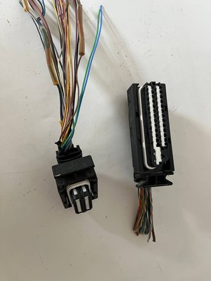 CONNECTEUR FICHE FAISCEAUX CÂBLAGE PLUGE DE CALCULATEUR MOTEUR VW POLO DCM3.7 