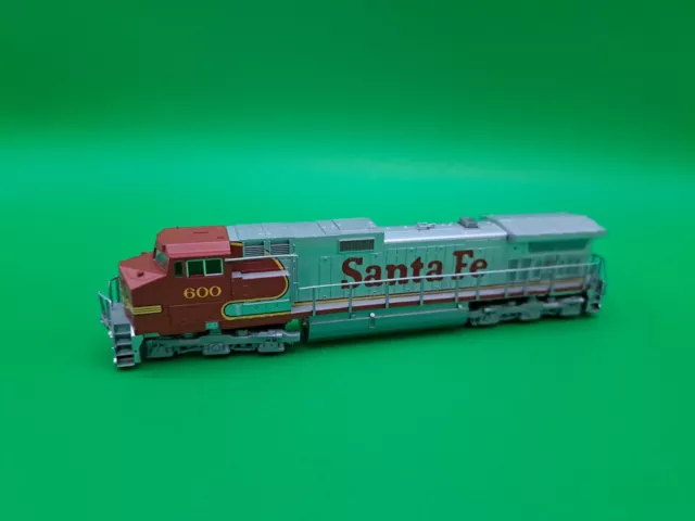Kato N Gauge Diesel Locomotive Santa Fe