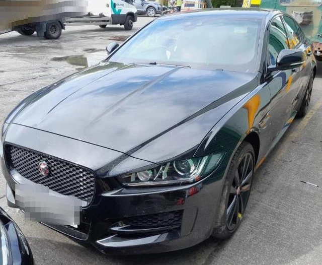 Maxton Design Jaguar XE R Sport X760 Voorspoiler Spoiler Splitter Versie 1