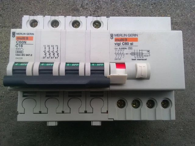 DISJONCTEUR MERLIN GERIN C60H 4P 400 V~ C16 MULTI 9 Courbe C Réf : 24878 EUR 15,00 - FR