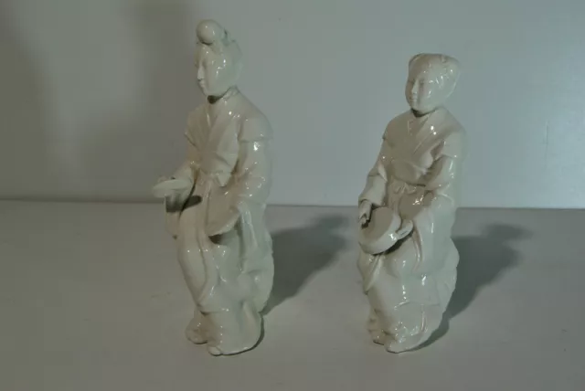 Statue sculpture figurine femme chinoise musicienne porcelaine blanc de Chine