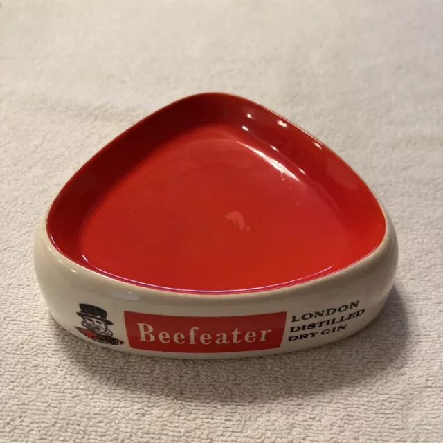 Beefeater Gin White Vintage Triangle Cigar Cigarette  Ashtray Ceramic 🔥