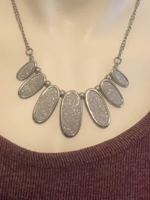 SIGNED C" CHARMING CHARLIE Silver tone chain Statement Necklace Sparking oval