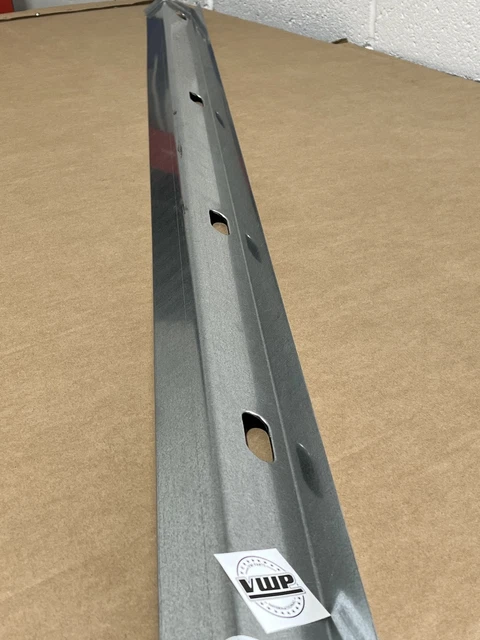 thumbnail image 2 of Front Right Sill Panel For VW Volkswagen LT28, LT31, LT35 – Silver Body Side Panel 2 of 4