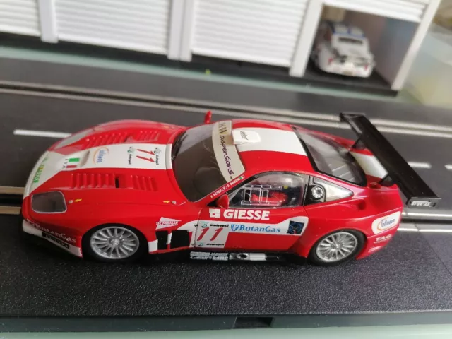 Carrera évolution Ferrari 575 GTC avec lumières neuve (Scalextric).