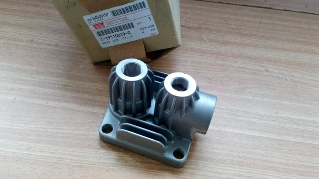 Cylinder Head Air Compressor fits Isuzu 6HH1 Hitachi 1191100190 Genuine