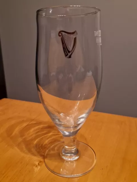 Unusual Guinness 2/3 Pint Stemmed Schooner Tulip Glass Home Bar Man Cave