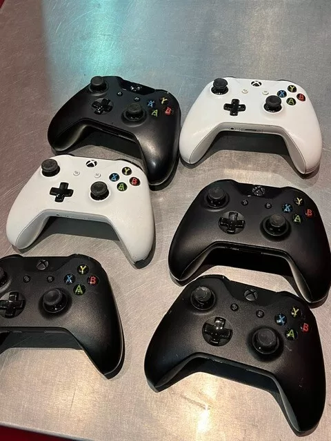 LOT x6 MANETTE XBOX ONE - MICROSOFT - POUR PIECES - PANNE INCONNUE