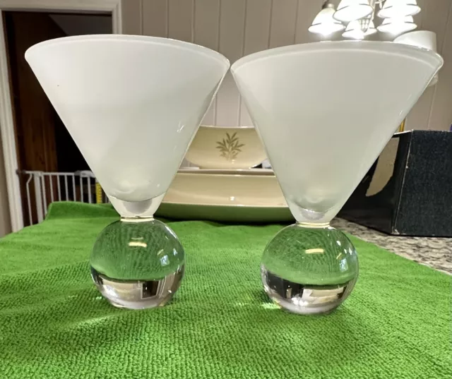 https://www.picclickimg.com/IlMAAOSwEMplCbCX/%A8Vintage-MCM-Cosmo-Martini-WHITE-w-Clear-Ball.webp
