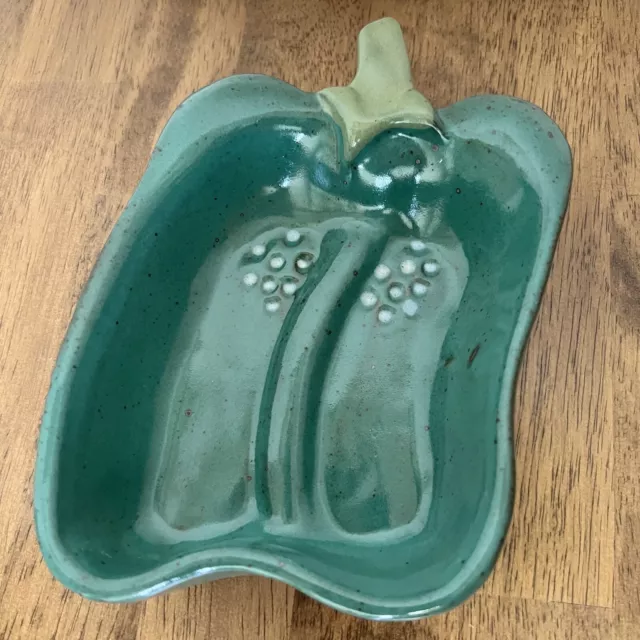 Tom Chamberlain Stoneware Studio Pottery Multi-Use Dish Bowl Green Bell Pepper