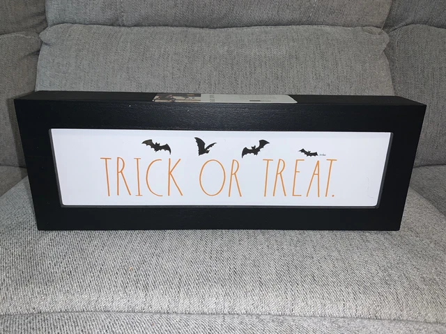 RAE DUNN “TRICK OR TREAT” HALLOWEEN BATS DECOR WOODEN SIGN 2021 DECOR 14x5x2 NEW