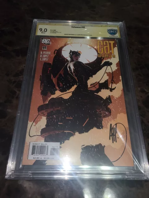 Catwoman 65 9.0 CBCS (cgc Pgx) SIGNED ADAM HUGHES