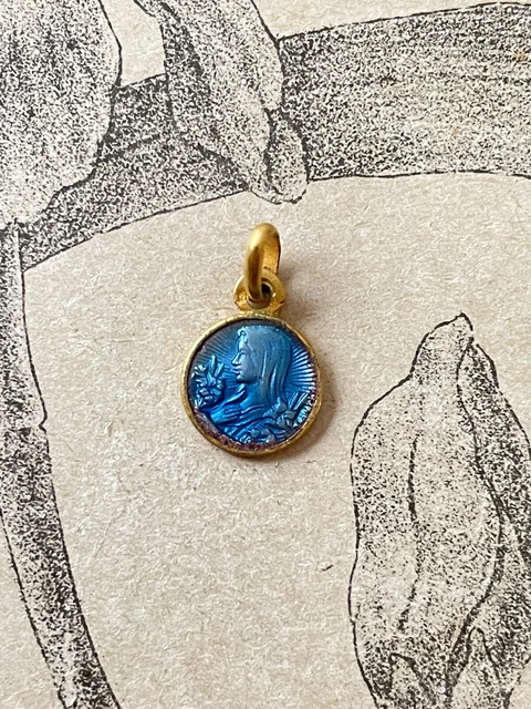 Pendentif Médaille Ancien En Plaqué Or - Représentation Du Christ, émaillé Bleu - Format Petit (0,8 Cm) - Occasion Bon état