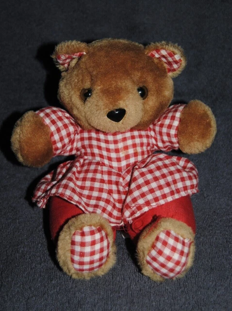 PAMPERS Ours Fille Robe Rouge Vichy à Carreaux  23 Cm Oursonne Peluche Doudou