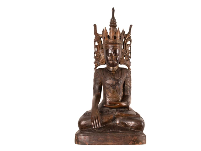 Ein Großer, antiker,  gekrönter Buddha. Geschnitztes Holz. Burma. 18./19. Jh.
