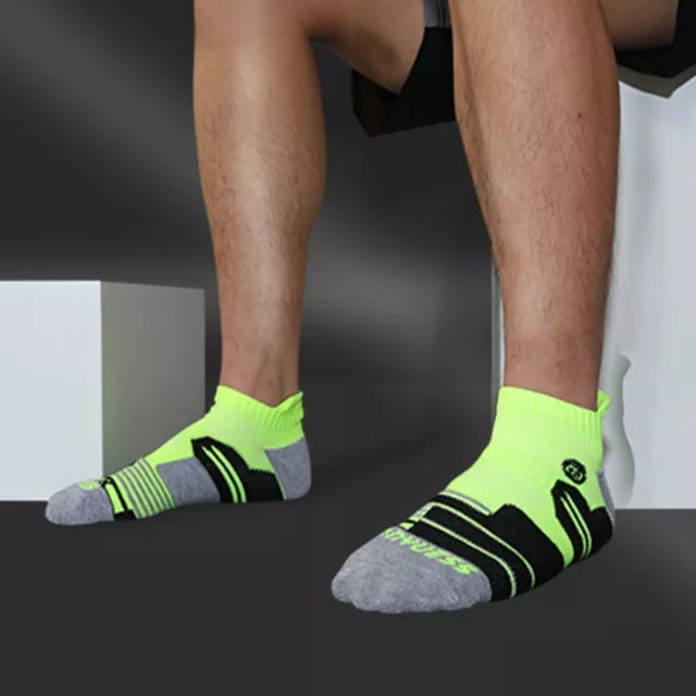 1 Pair Men Sports Socks Breathable Exercise Quick Dry Outdoor Cycling Socks