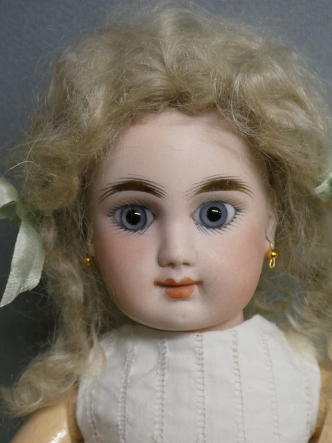 Poupée ancienne: Ravissante petite Gaultier bouche fermée taille 7 31 cm.
