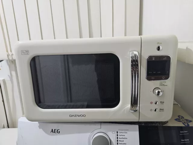 Daewoo Kensington Microwave 20L Digital Timer Defrost 5 Power Setting 800W Cream