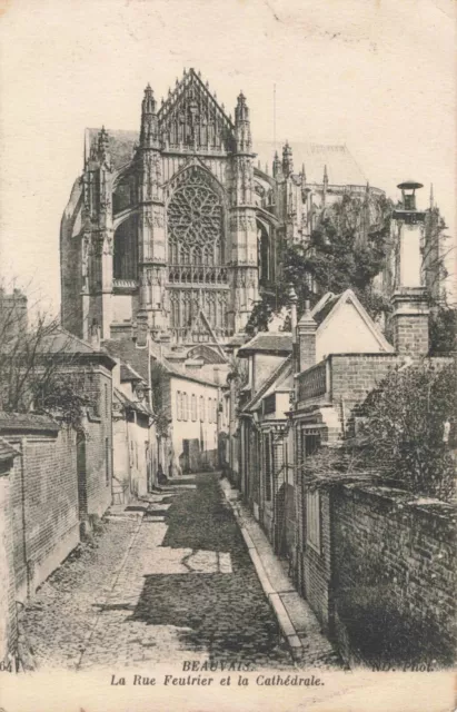 Cpa Dos Vert Oise 60 Beauvais La Rue Feutrier Et La Cathedrale
