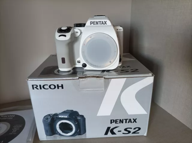 Pentax K-S2 bianca