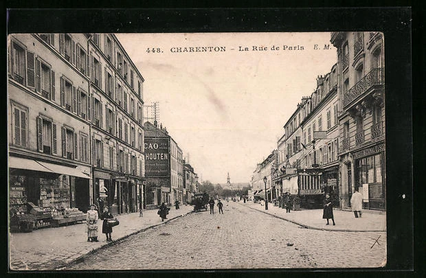 CPA Charenton, La Rue de Paris, vue de la rue