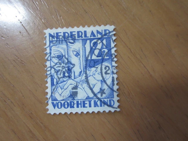 Beau Timbre Des Pays-Bas N° 233