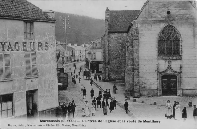CPA 91 MARCOUSSIS / L'ENTRE DE L'EGLISE ET LA ROUTE DE MONTLHERY / cpa enamel