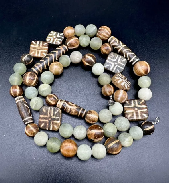 Old Beads Vintage Antique Jewelry Trade Pum tek Beads With Jade Beads Necklace