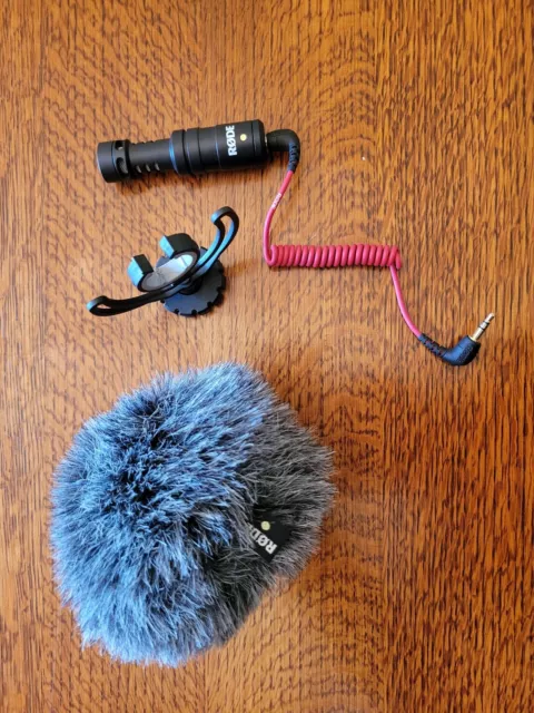 Rode VideoMicro Compact On Camera Microphone for Vlogging or Video Recording Rode VideoMicro Compact On Camera Microphone for Vlogging or Video Recording